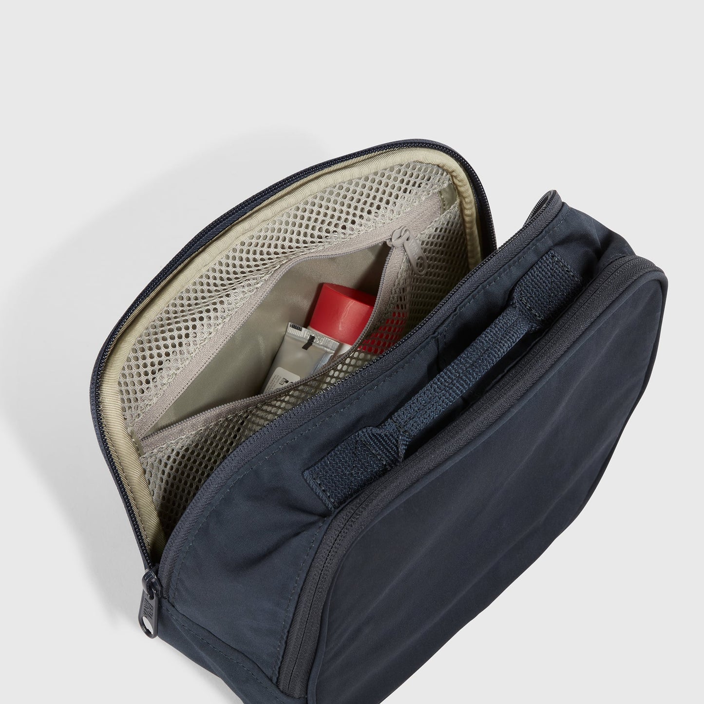 KÅNKEN TOILETRY BAG - US 2268