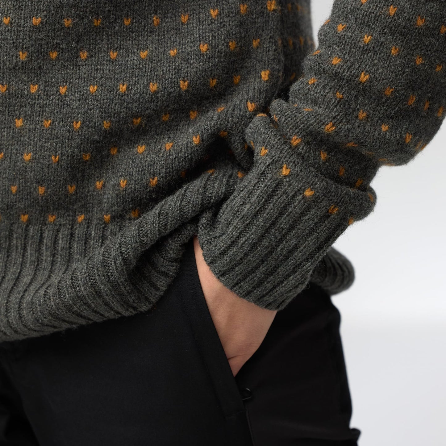 ÖVIK KNIT SWEATER W - US 4091