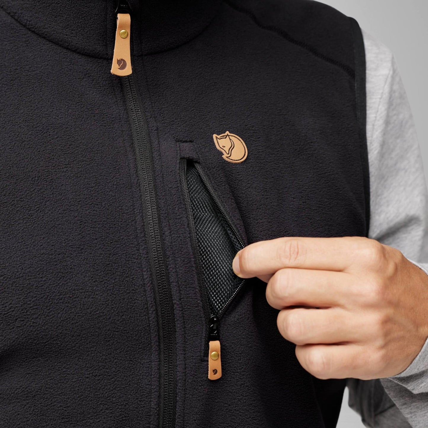 ÖVIK LITE FLEECE VEST M - US 3713